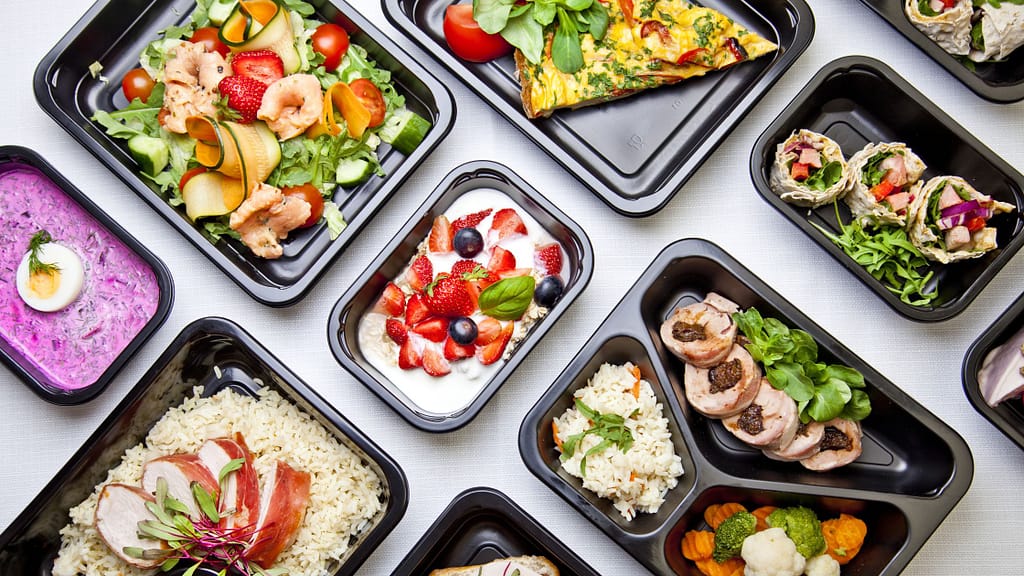 Reklama cateringu dietetycznego, czyli jak skutecznie promować boxy i zdobywać klientów? 1 reklama cateringu dietetycznego - potrawy