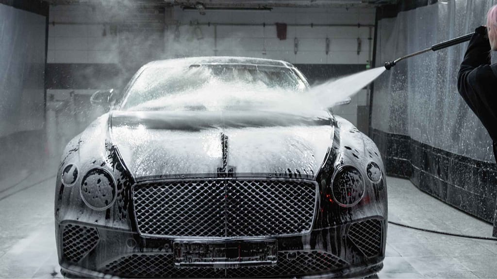 Jak reklamować myjnię samochodową? Skuteczne sposoby na promocję lokalnej myjni 1 reklama myjnia samochodowa